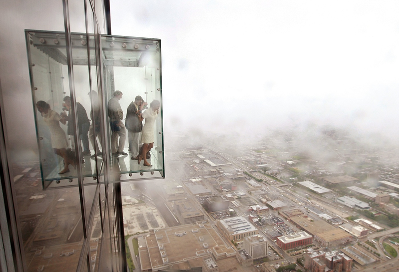 Illustration for article titled I Want to Stand on These Incredible Balconies and Take in the View